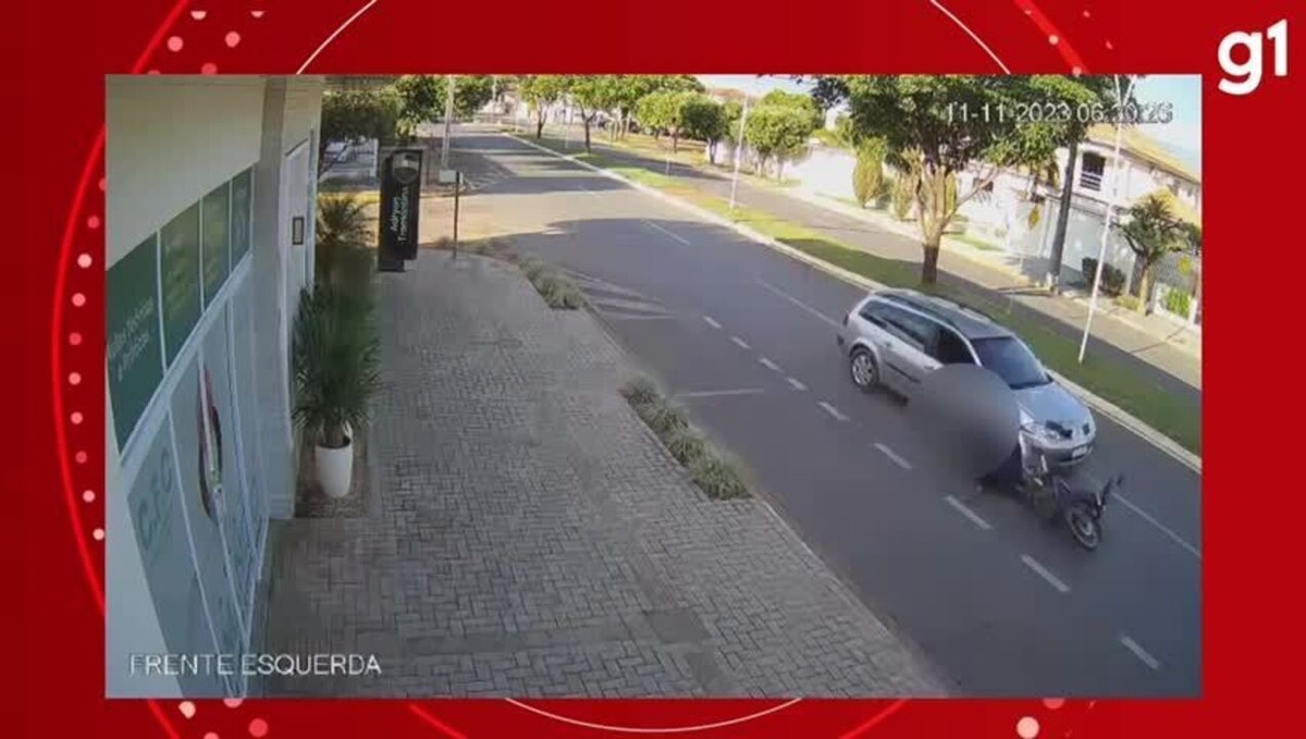 Câmera de segurança registra momento em que veículo atinge motociclista e causa acidente em Sorriso (MT) 