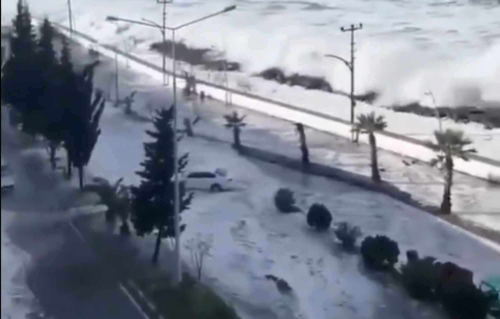 É #FAKE: Vídeos antigos de tempestades circulam como se fossem tsunami na Rússia
