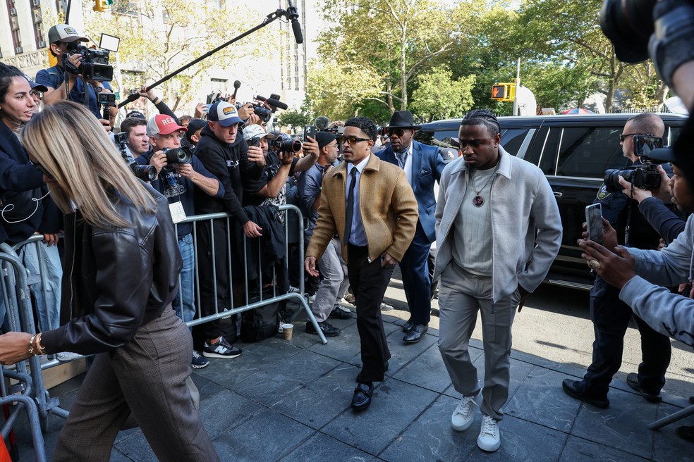 Justin Combs  chega ao tribunal para a audiência de sentença de Sean "Diddy" Combs — Foto: REUTERS/Brendan McDermid