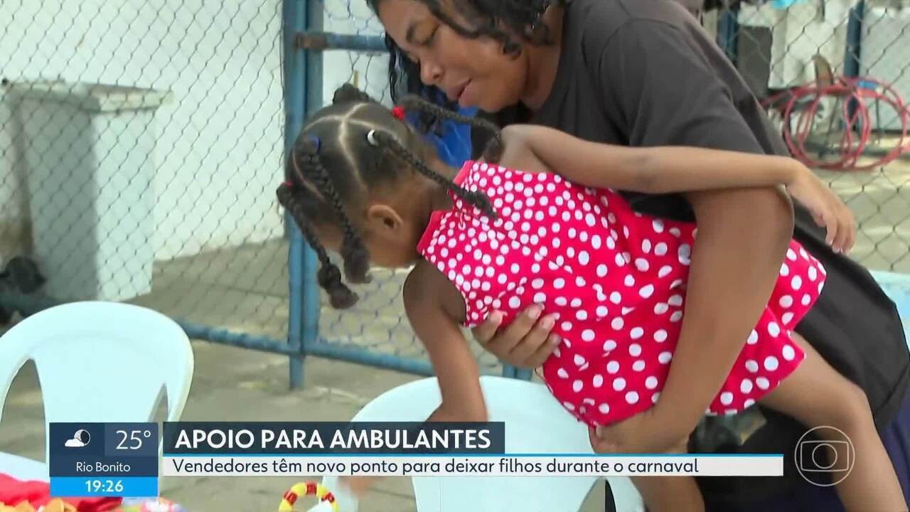 Mães ambulantes têm novo ponto de apoio para deixar filhos durante o trabalho no carnaval do Rio