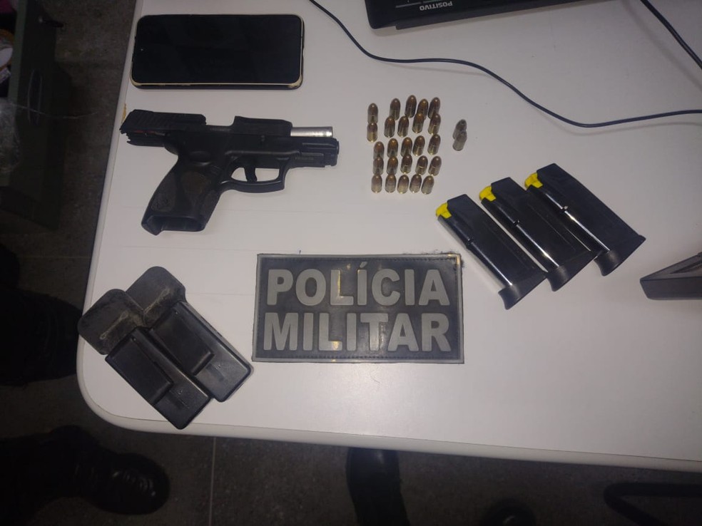 Homem é preso após balear o próprio filho de 7 anos na cidade de Pacatuba. — Foto: Polícia Militar/ Divulgação