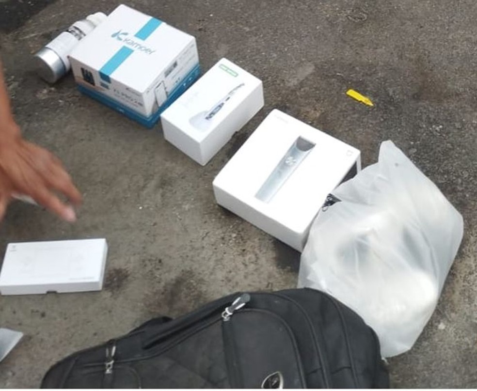 Funcionário dos Correios foi preso em flagrante por furto de encomendas — Foto: PF/Divulgação