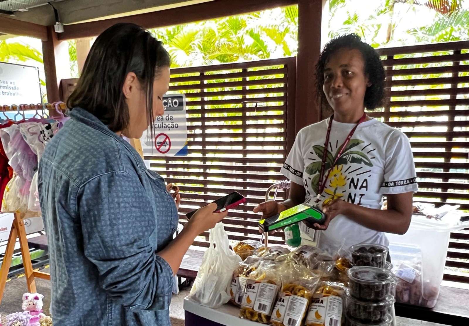 Projeto gratuito em Camaçari qualifica mulheres para empreender; veja como se inscrever