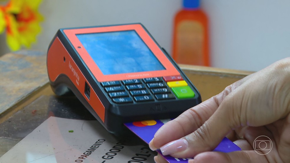 Conforme o Banco Central, existe principalmente três tipos de cartão de crédito: básico, diferenciado e consignado. — Foto: Reprodução/TV Globo