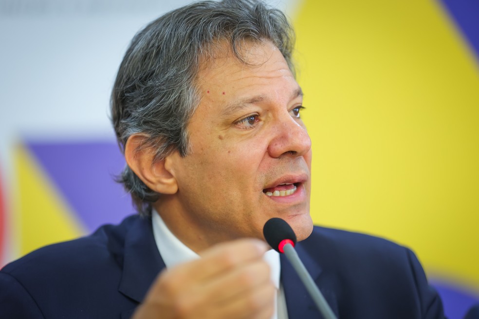 O ministro da Fazenda, Fernando Haddad, explica as medidas de corte de gastos em coletiva de imprensa nesta quinta-feira — Foto: Diogo Zacarias/Ministério da Fazenda