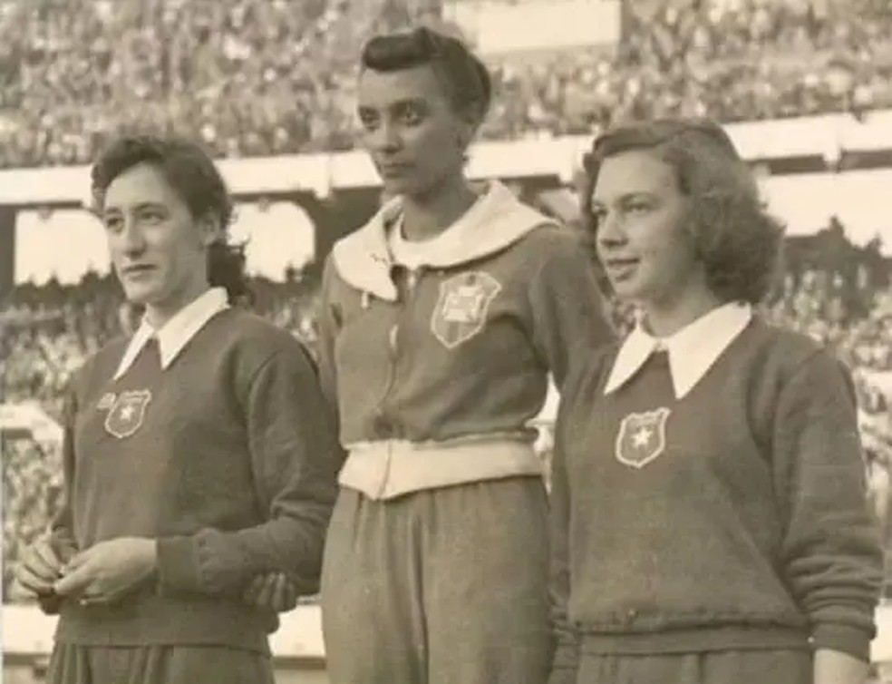 Wanda dos Santos (ao centro) representou o Brasil em duas Olimpíadas — Foto: Reprodução