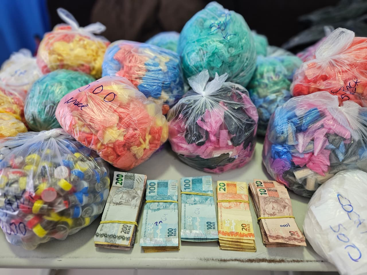 GCM apreende 10 kg de drogas em imóvel usado pelo tráfico em Itaquaquecetuba