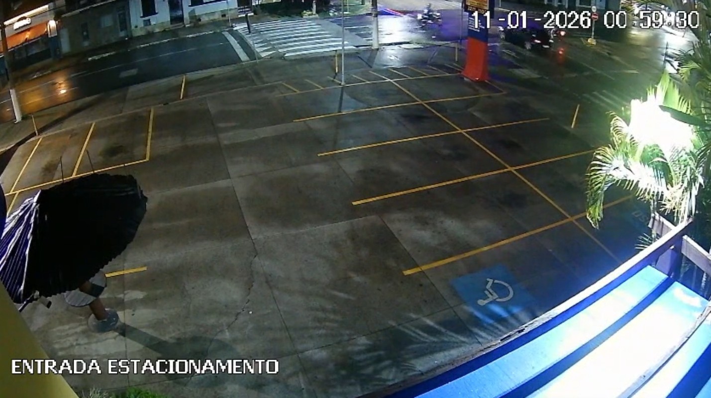 VÍDEO: motociclista fica ferido após ser atingido por carro que não respeitou sinalização de pare em Itapetininga 