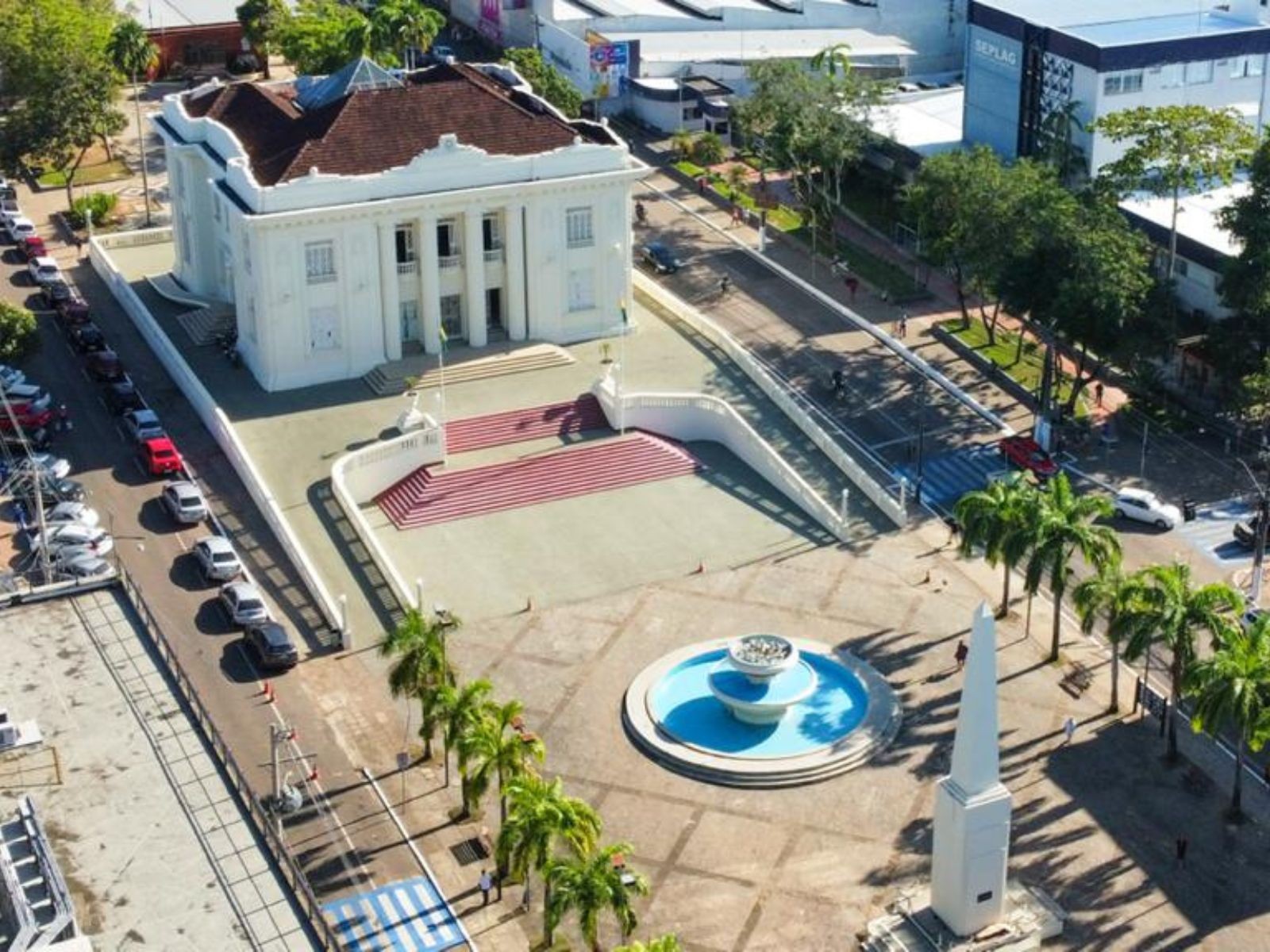 Veja o que abre e o que fecha no feriado prolongado de Tiradentes