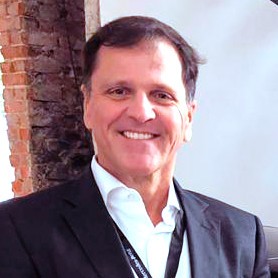 Corpo do empresário Alexandre Carvalho é velado no Caju 