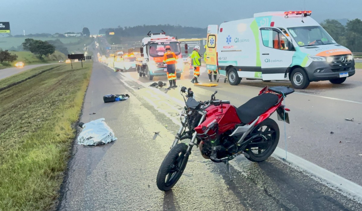 Motociclista morre após bater em traseira de caminhão na Rodovia Santos Dumont, em Campinas