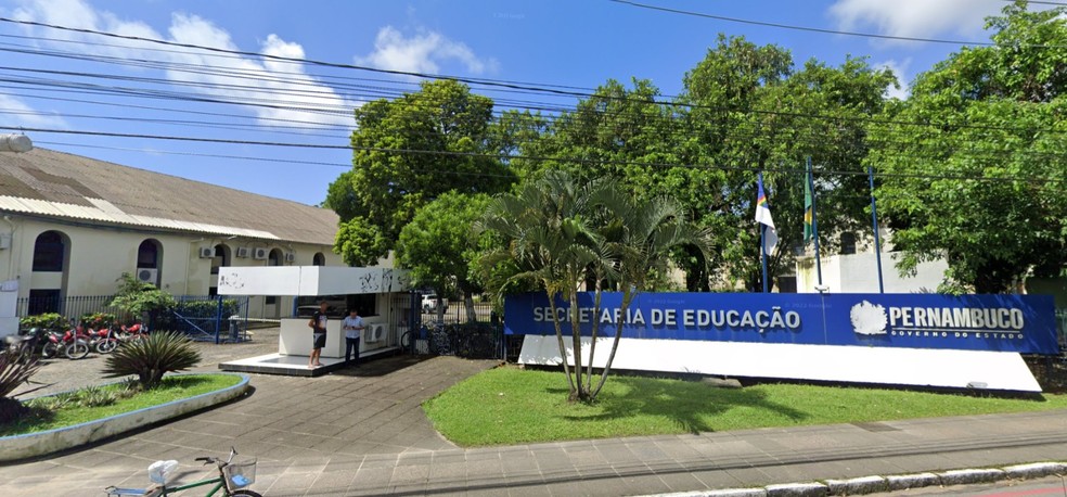 Secretaria de Educação e Esportes de Pernambuco fica no bairro da Várzea, na Zona Oeste do Recife — Foto: Reprodução/Google Street View