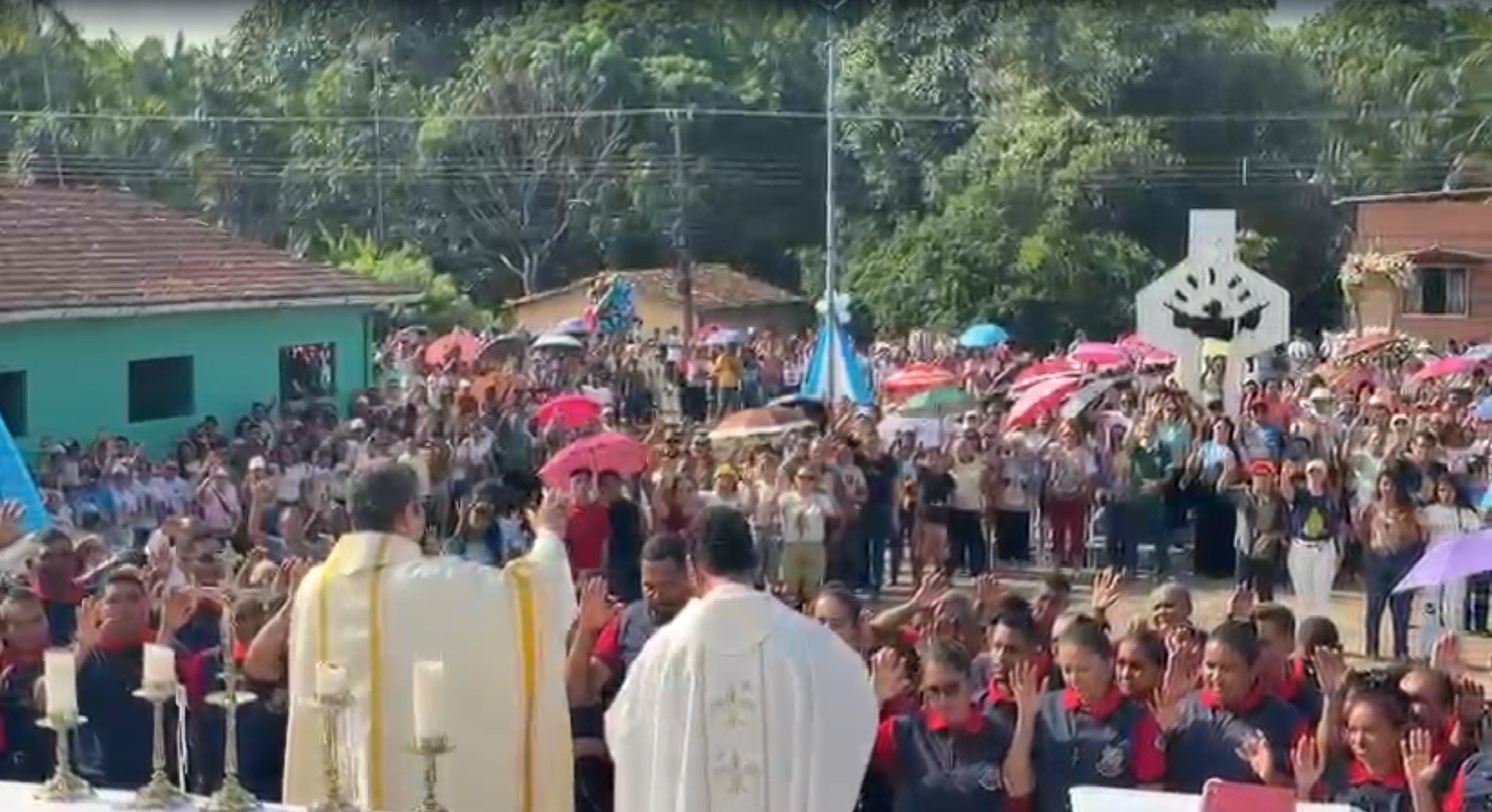72° Círio de Nazaré reúne 3 mil fiéis pelas ruas de Bujaru, no Pará