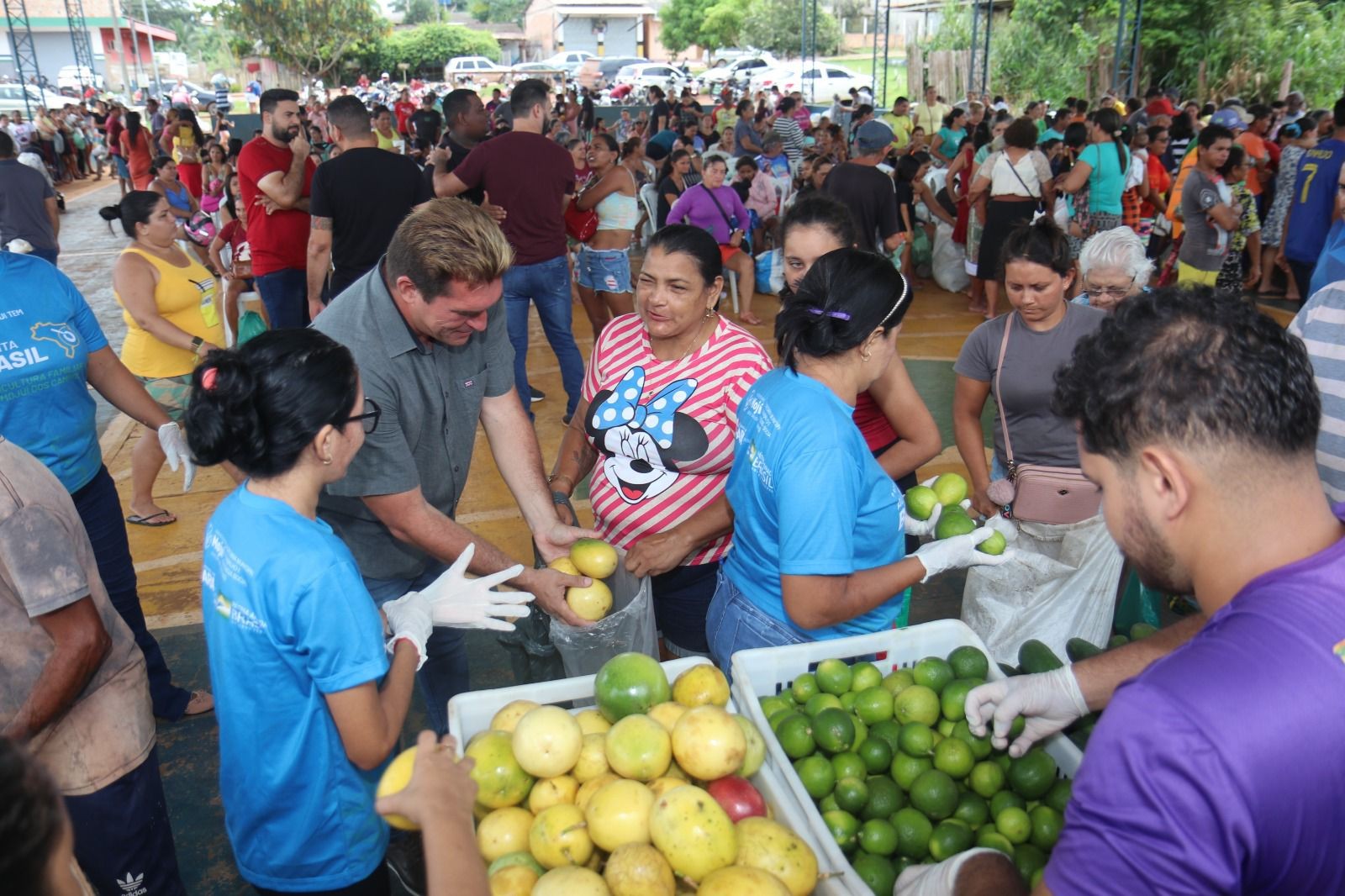 Famílias inscritas no CadÚnico são beneficiadas com doação de frutas e verduras do PAA em Mojuí 