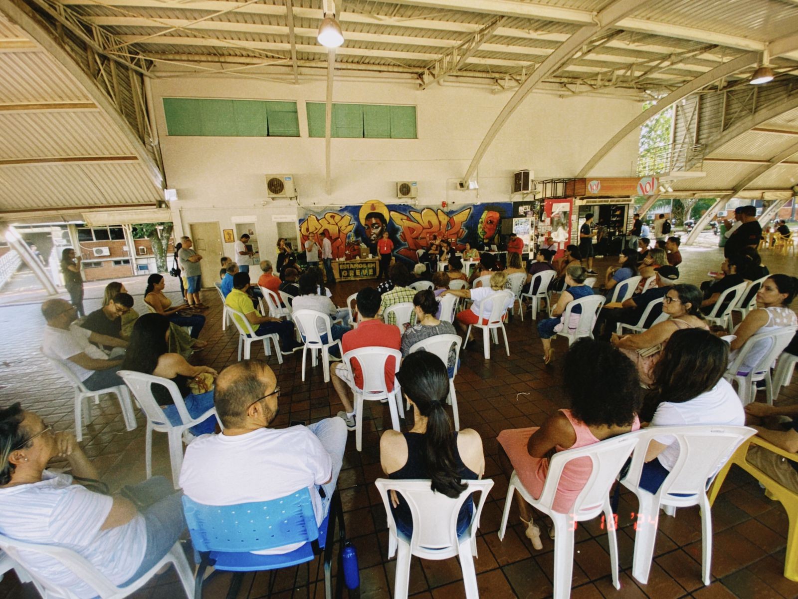 Técnicos-administrativos da UFU entram em greve; categoria está há oito anos sem reajuste salarial, diz sindicato