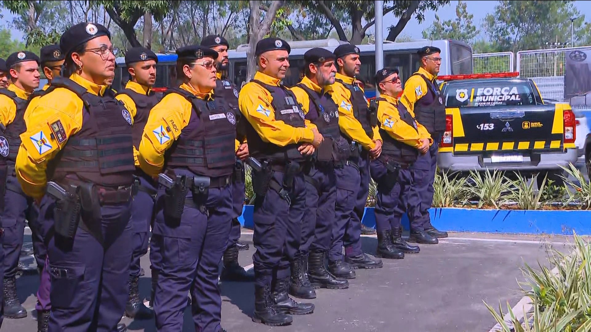 Força Municipal de Duque de Caxias começa o patrulhamento com agentes armados
