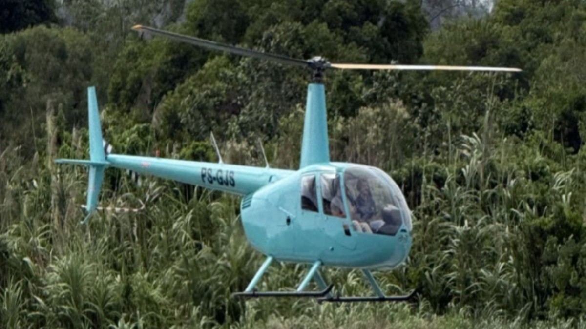 Pilotos mortos em queda de helicóptero em Guaratiba faziam ‘voo de instrução’, diz delegada