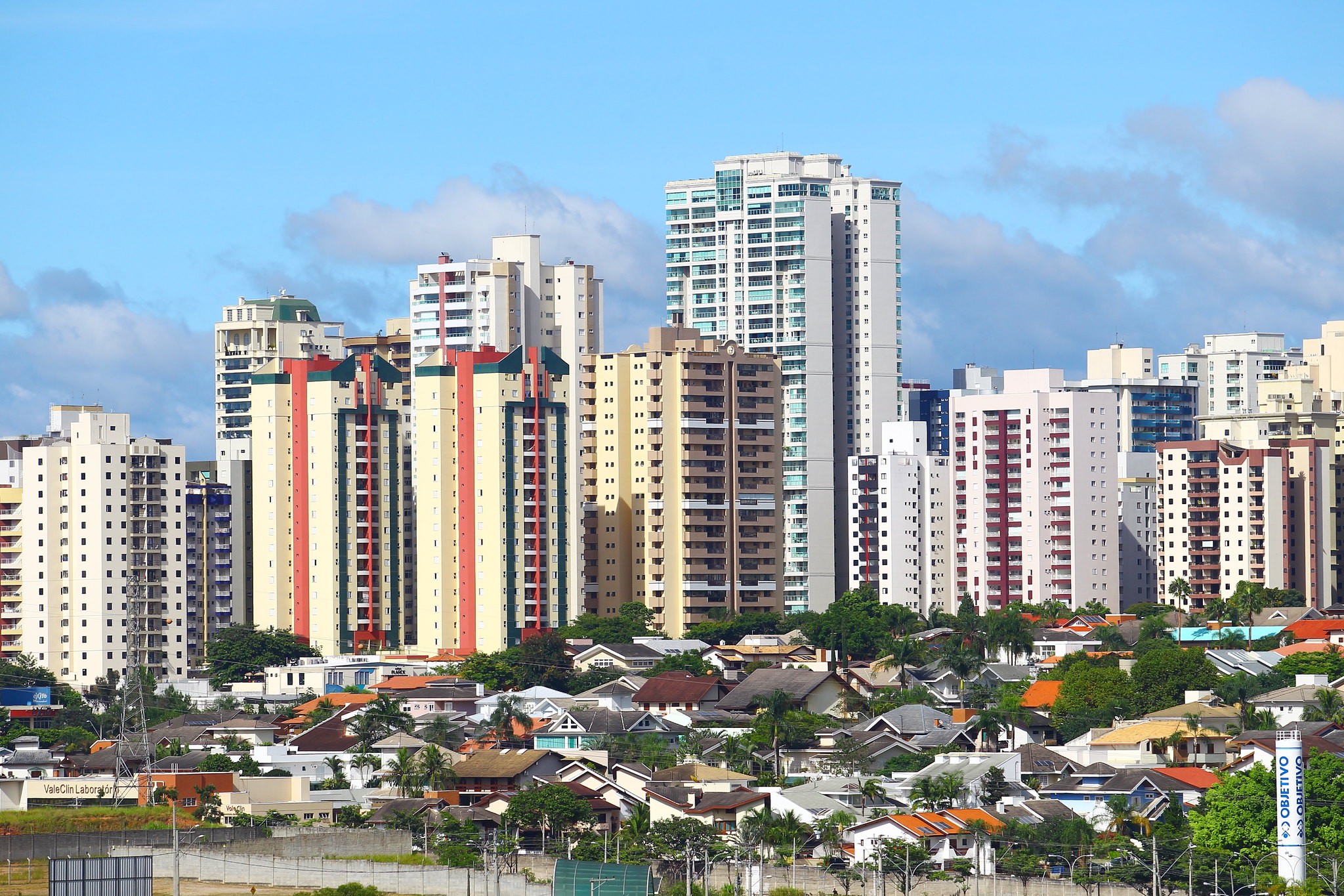 Número de apartamentos cresceu quase 150% no Vale do Paraíba em 12 anos, aponta Censo; veja ranking das cidades mais 'verticais' da região