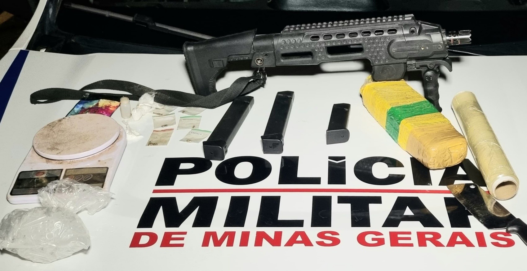 Acessório ilegal que transforma pistola em submetralhadora é apreendido após briga familiar em MG