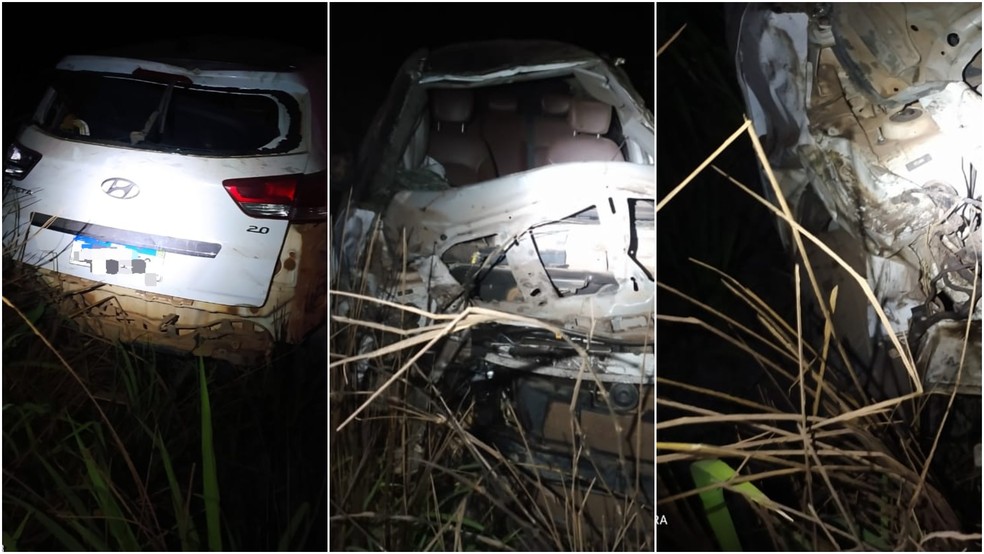 Carro ficou destruído após o capotamento na BR-010 — Foto: Divulgação/PRF