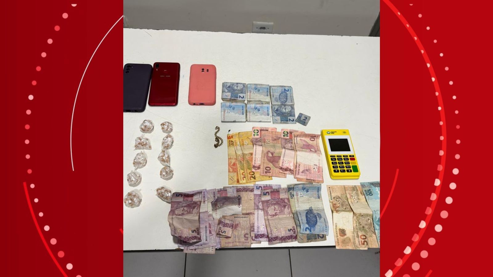 Investigado por homicídio é preso após ser flagrado vendendo drogas em praça no Centro de Teresina