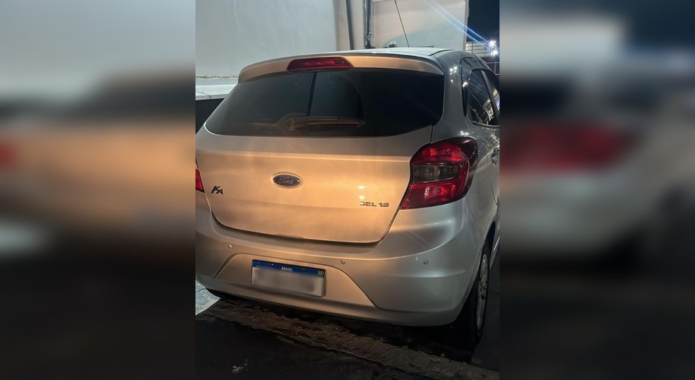 Carro que etava com quadrilha presa em Sorocaba (SP) teve a placa clonada e havia sido furtado — Foto: Polícia Militar/Divulgação