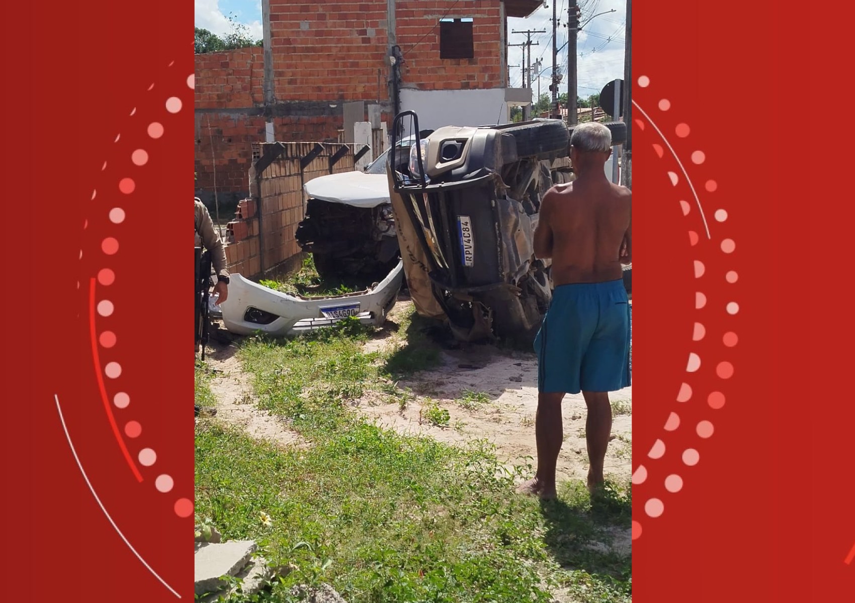 Policiais militares ficam feridos após viatura capotar durante perseguição na Bahia 