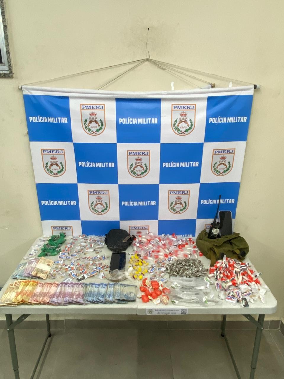 Ação da PM termina com dois presos e adolescente apreendido em Volta Redonda