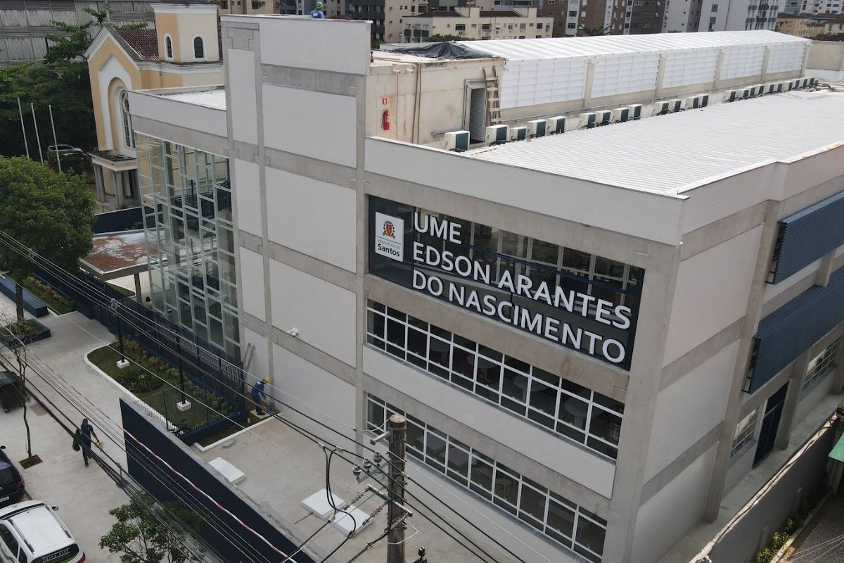 Nova UME Pelé é inaugurada com a família do Rei e vai atender 500 alunos de Santos; saiba mais