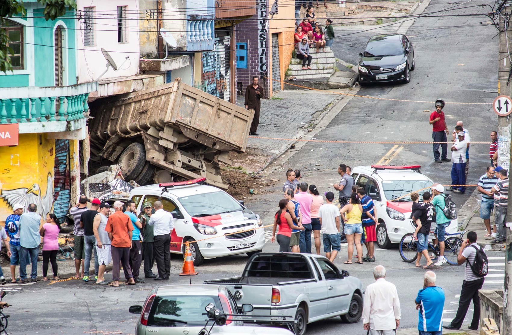 Quase 20 horas após engavetamento monstro, BR-277 na Grande Curitiba  segue bloqueada para remoção dos veículos - Bem Paraná