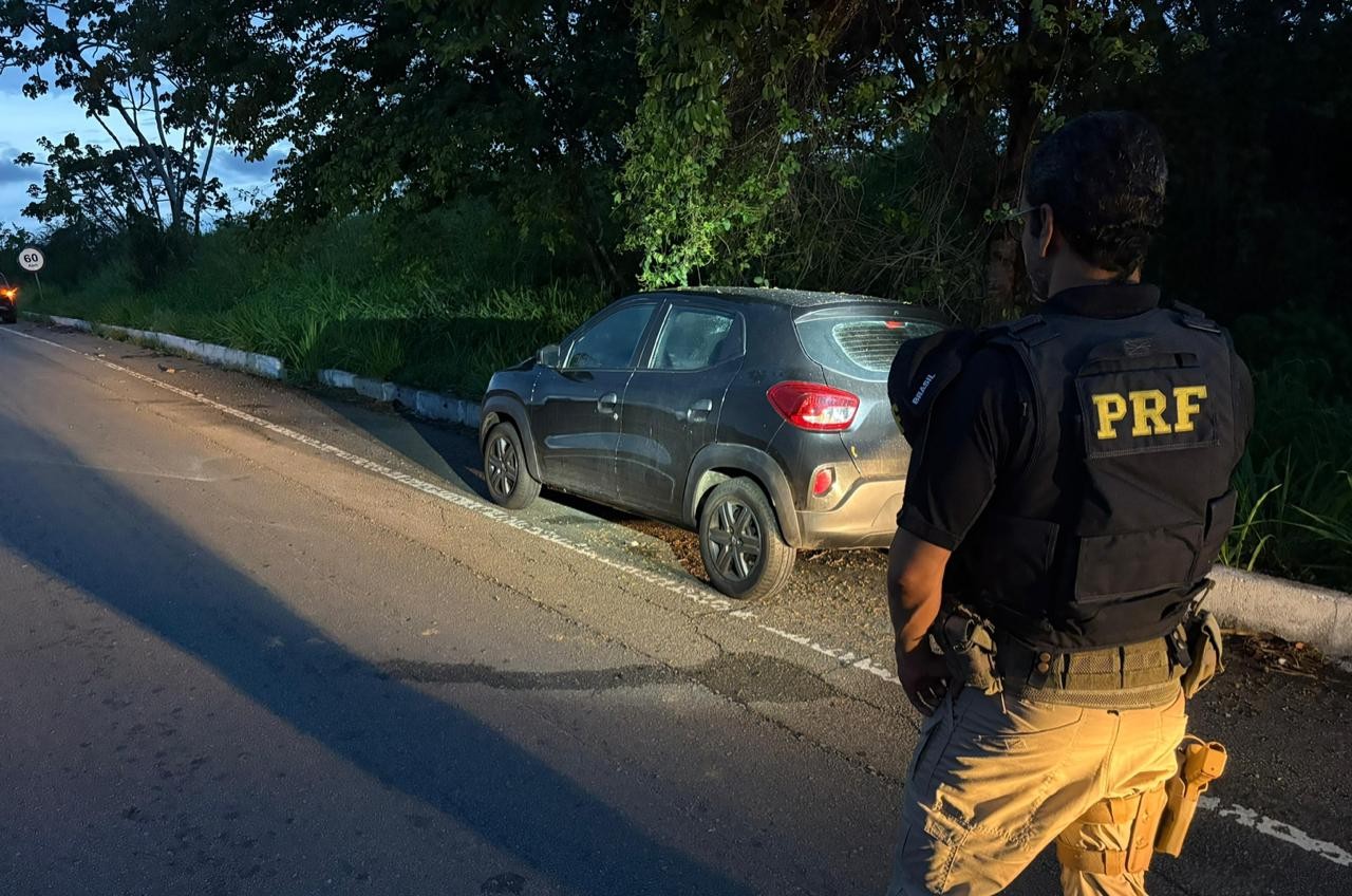 Casal é encontrado morto dentro de carro em rodovia de Sergipe