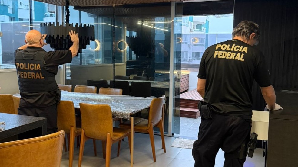 Operação contra tráfico internacional de mulheres cumpre mandados em 6 estados do país e na Irlanda — Foto: PF/Divulgação