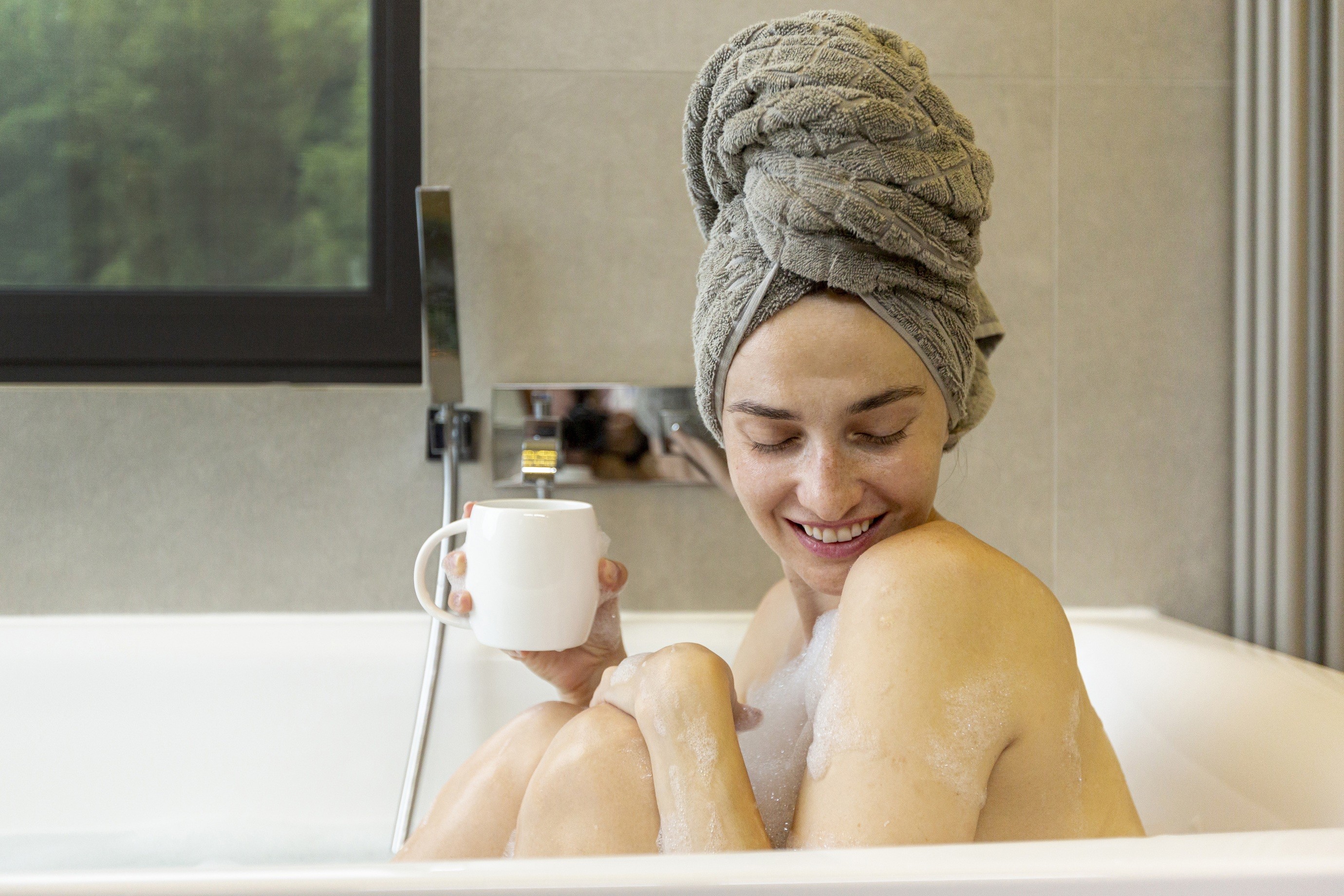Tomar menos banhos no frio faz mal para o corpo? A resposta vai te surpreender