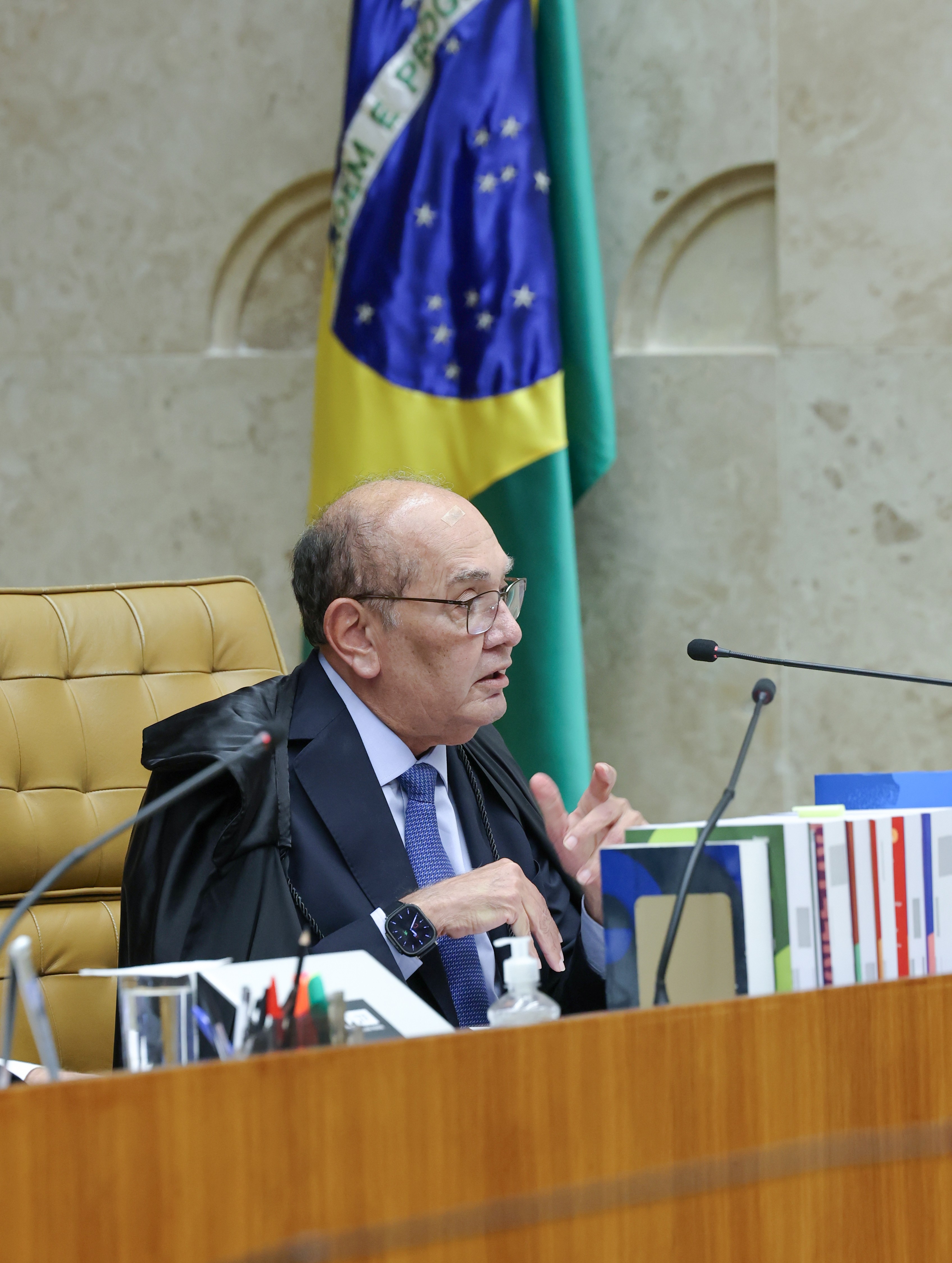 Mendonça chama Gilmar de 'leviano', e decano reage com acusação de condução político-eleitoral