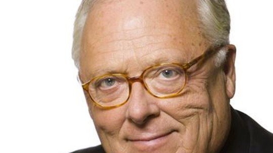 Edwin Feulner, fundador do instituto conservador norte-americano Heritage Foundation, morre aos 83 anos - Figura central na consolidação do conservadorismo nos EUA, Feulner transformou a Heritage Foundation em um dos principais centros de formulação ideológica da direita americana.