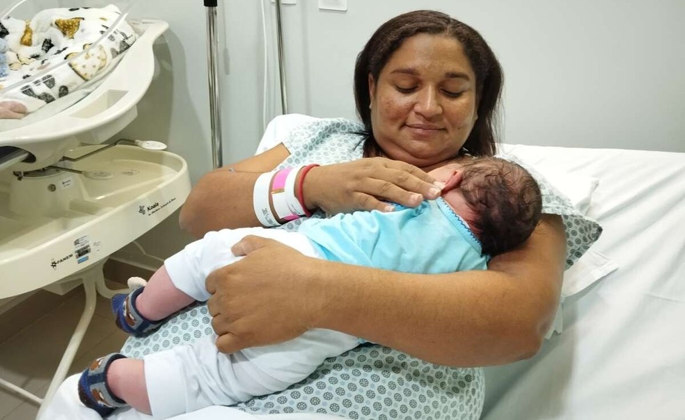 Bebê nasce com mais de 5 kg em Quixeramobim, no Ceará — Foto: José Avelino Neto/Secretaria da Saúde do Ceará
