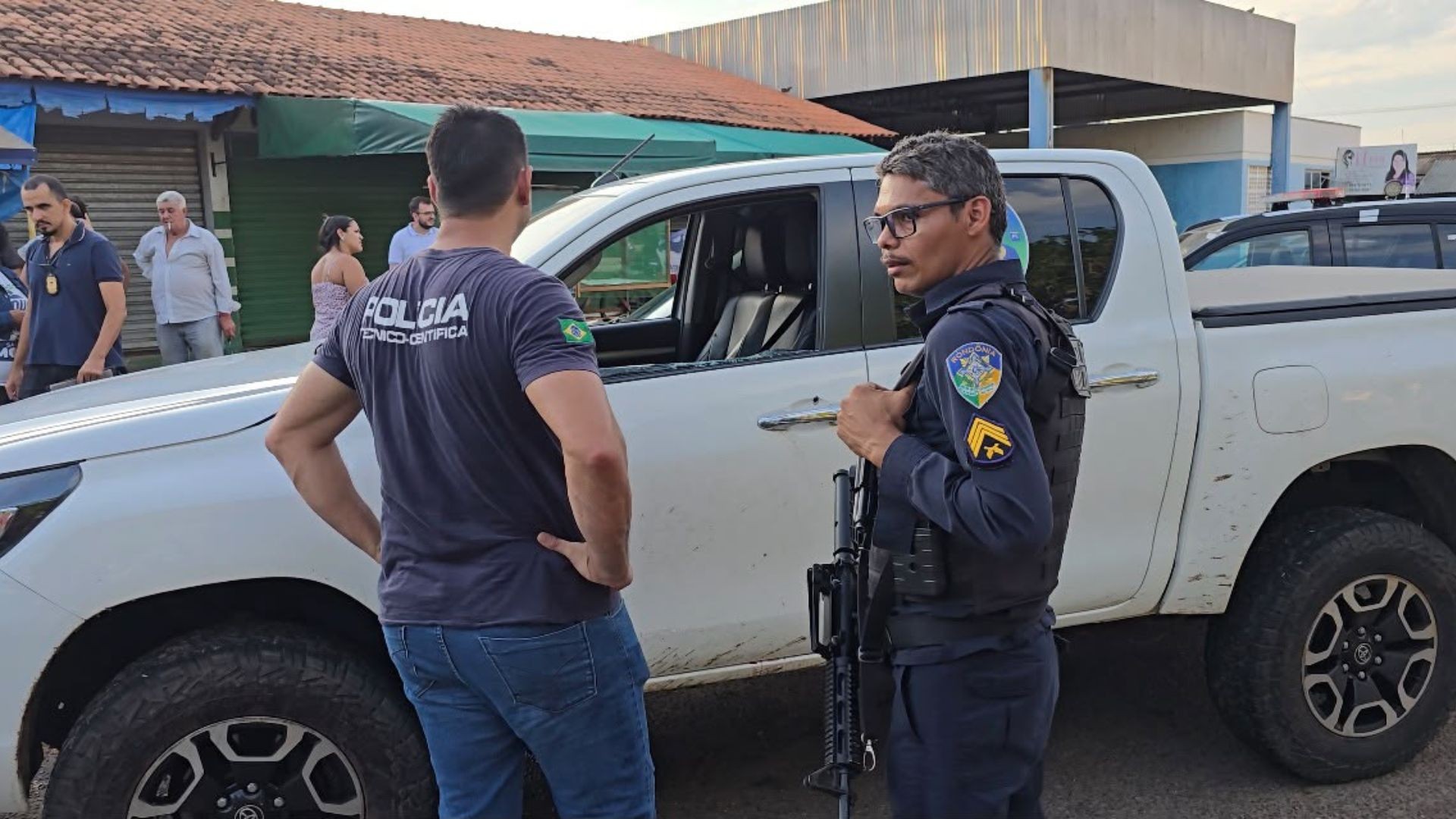 Homem é morto a tiros dentro de caminhonete ao lado da filha de 5 anos em Ariquemes, RO