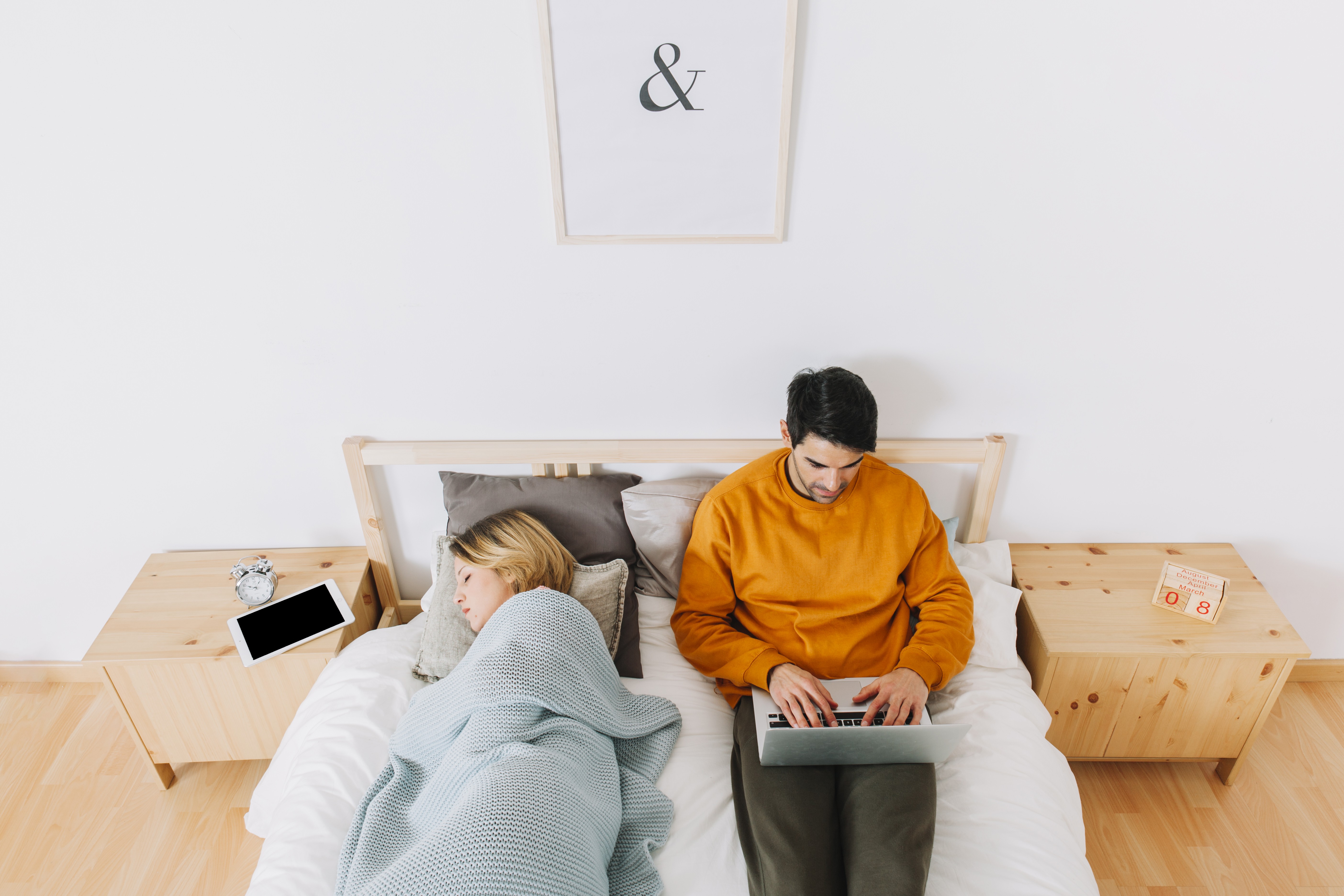 'Divórcio do sono': dormir em camas separadas pode melhorar a saúde e o relacionamento