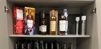 Garrafas de vinhos apreendidas durante a Operação Tomada de Contas — Foto: PF
