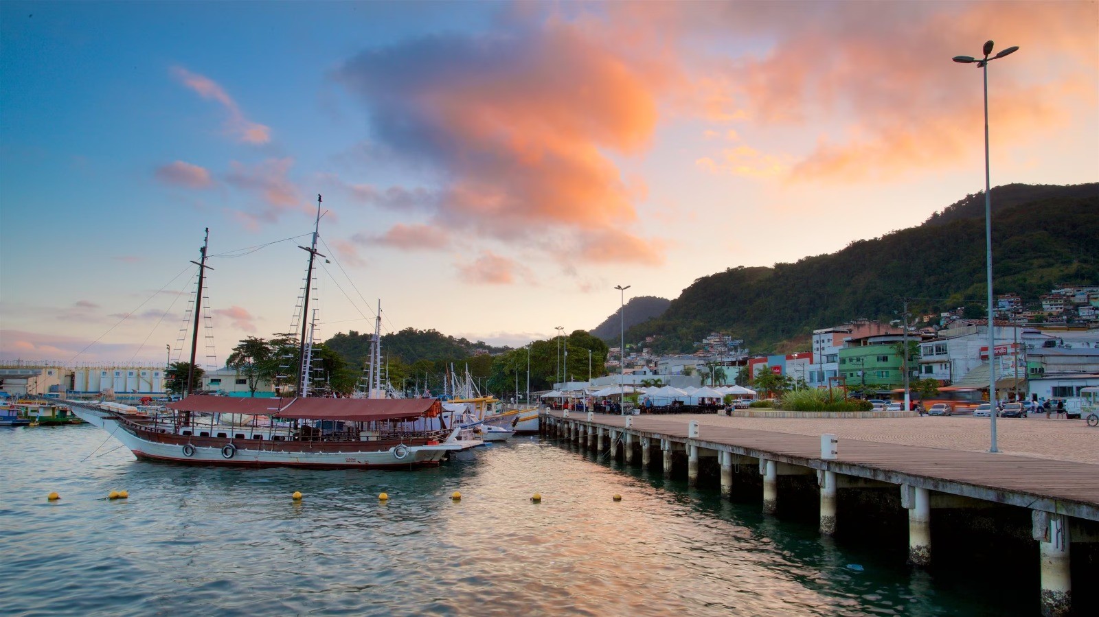 Homem é encontrado morto no Cais Santa Luzia em Angra dos Reis