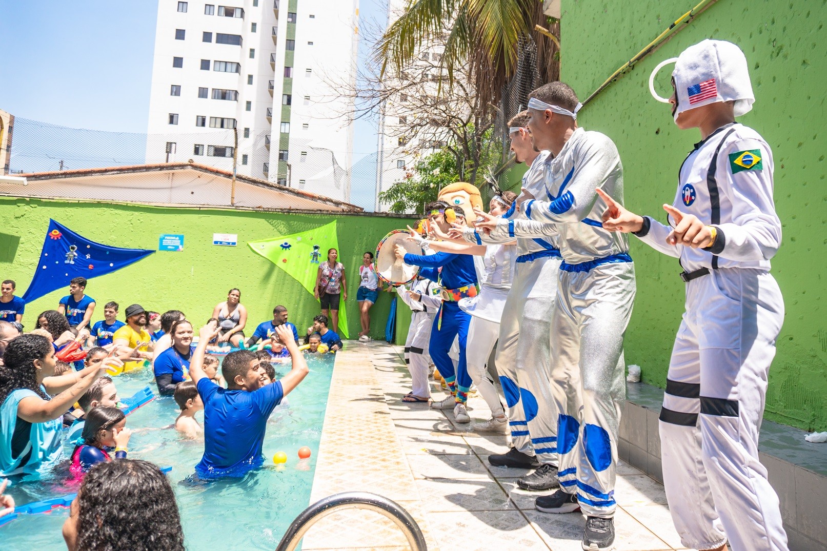 Curso de aperfeiçoamento profissional, colônia de férias para crianças com TEA, curso de música e mais: confira serviços gratuitos no Grande Recife