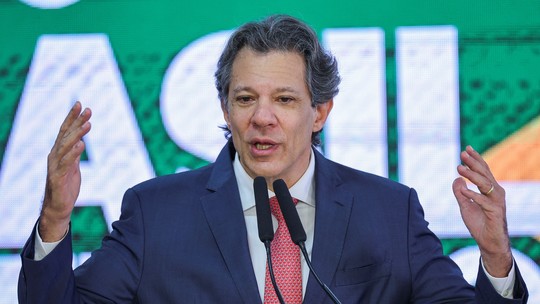 Presidente do PT defende candidatura de Haddad em SP para ajudar Lula na tentativa de reeleição - Edinho Silva conduziu neste sábado a eleição para a Executiva Nacional do partido de Lula. Haddad pode disputar o Palácio dos Bandeirantes ou uma vaga no Senado.
