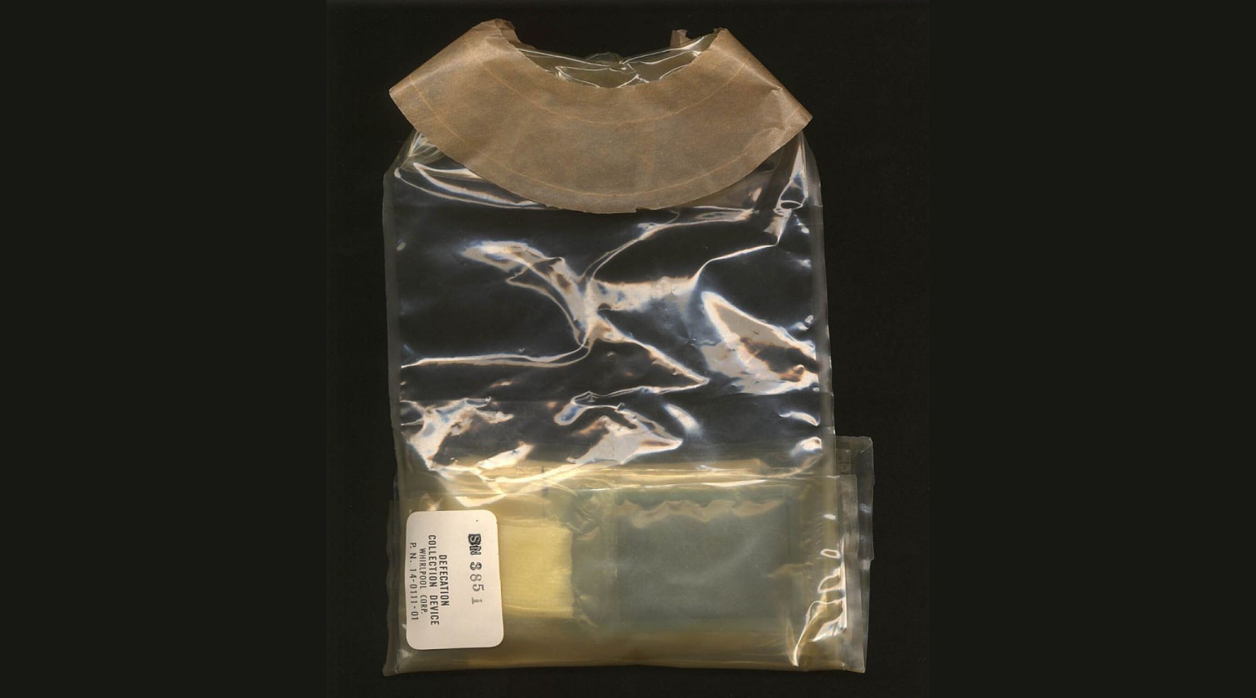 Como astronautas faziam suas necessidades no espaço antes da Artemis II, primeira missão à Lua com banheiro? Entenda