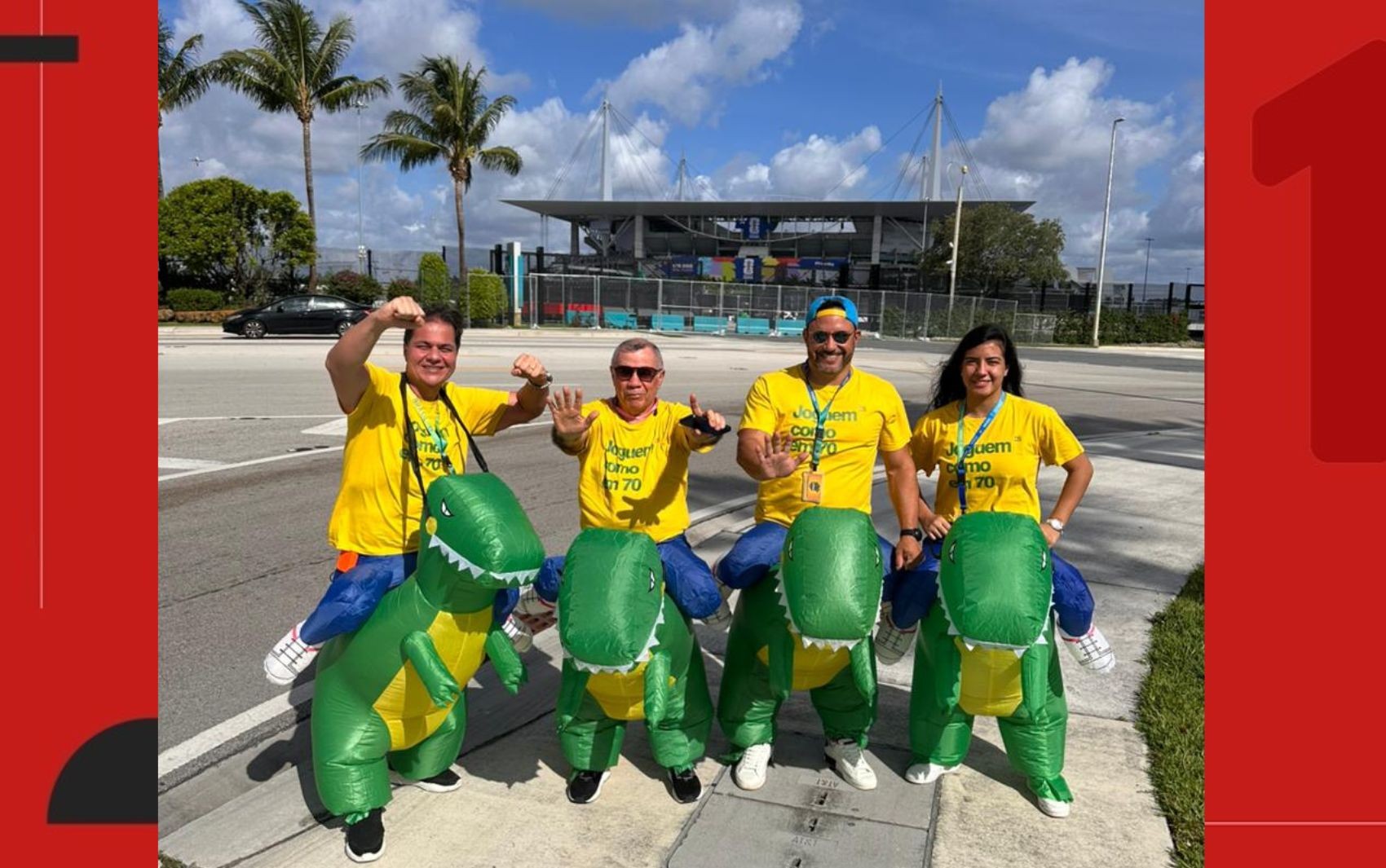 Dos estádios à Times Square: 'dinos' brasileiros viram atração na Copa dos Estados Unidos