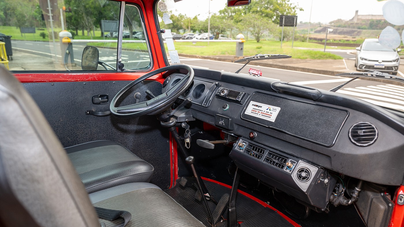 Última Kombi da Itaipu está em exposição na usina 