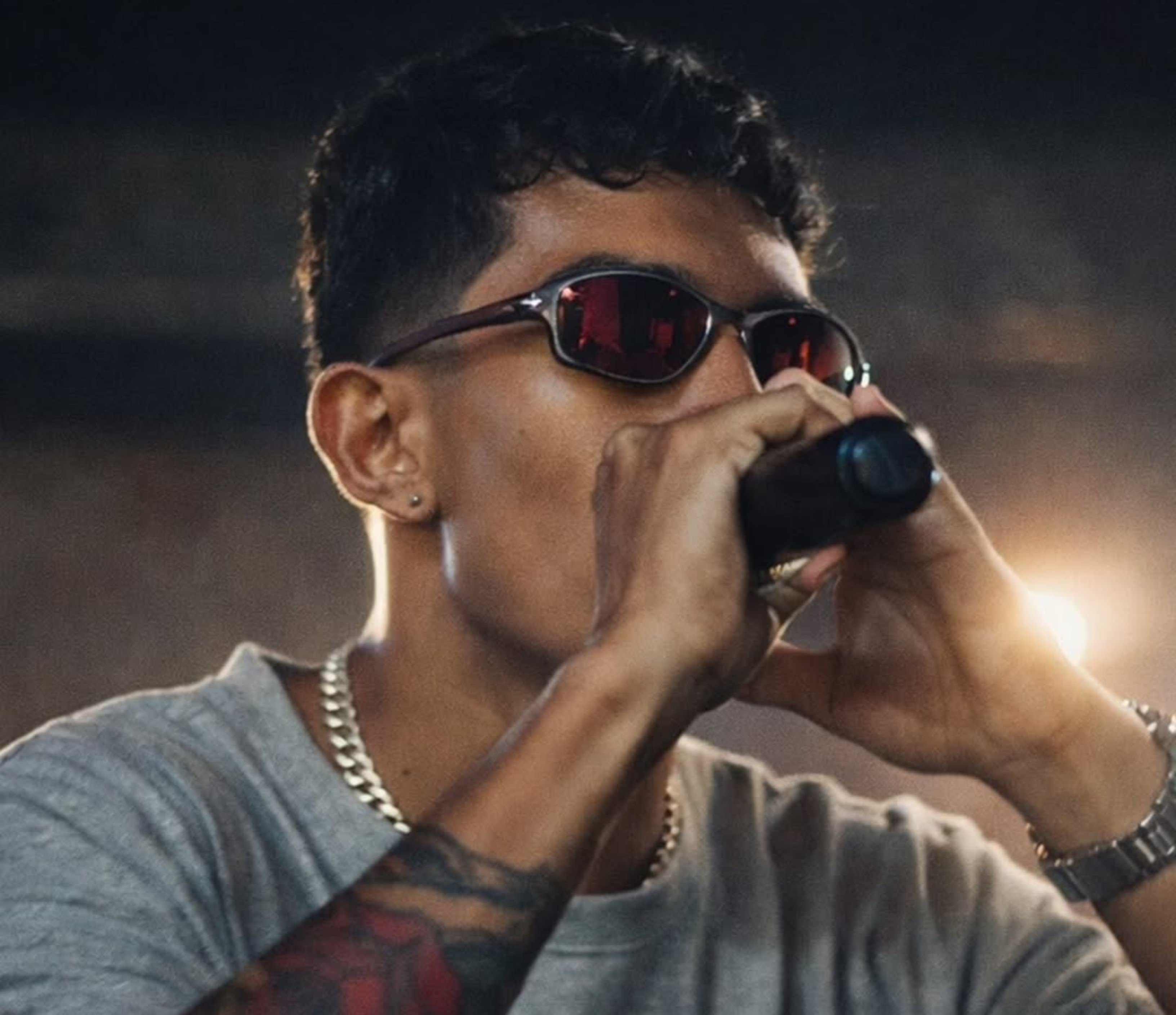 Rapper morre ao levar choque elétrico acidental em fios de máquina de lavar, no Norte de RR