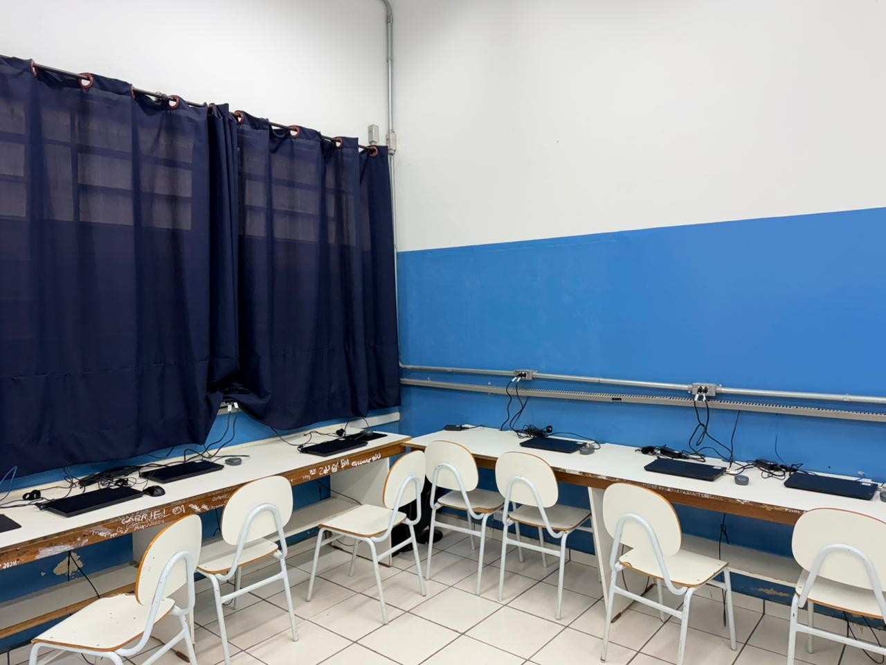 Jovem esfaqueia duas mulheres dentro de escola no interior de SP