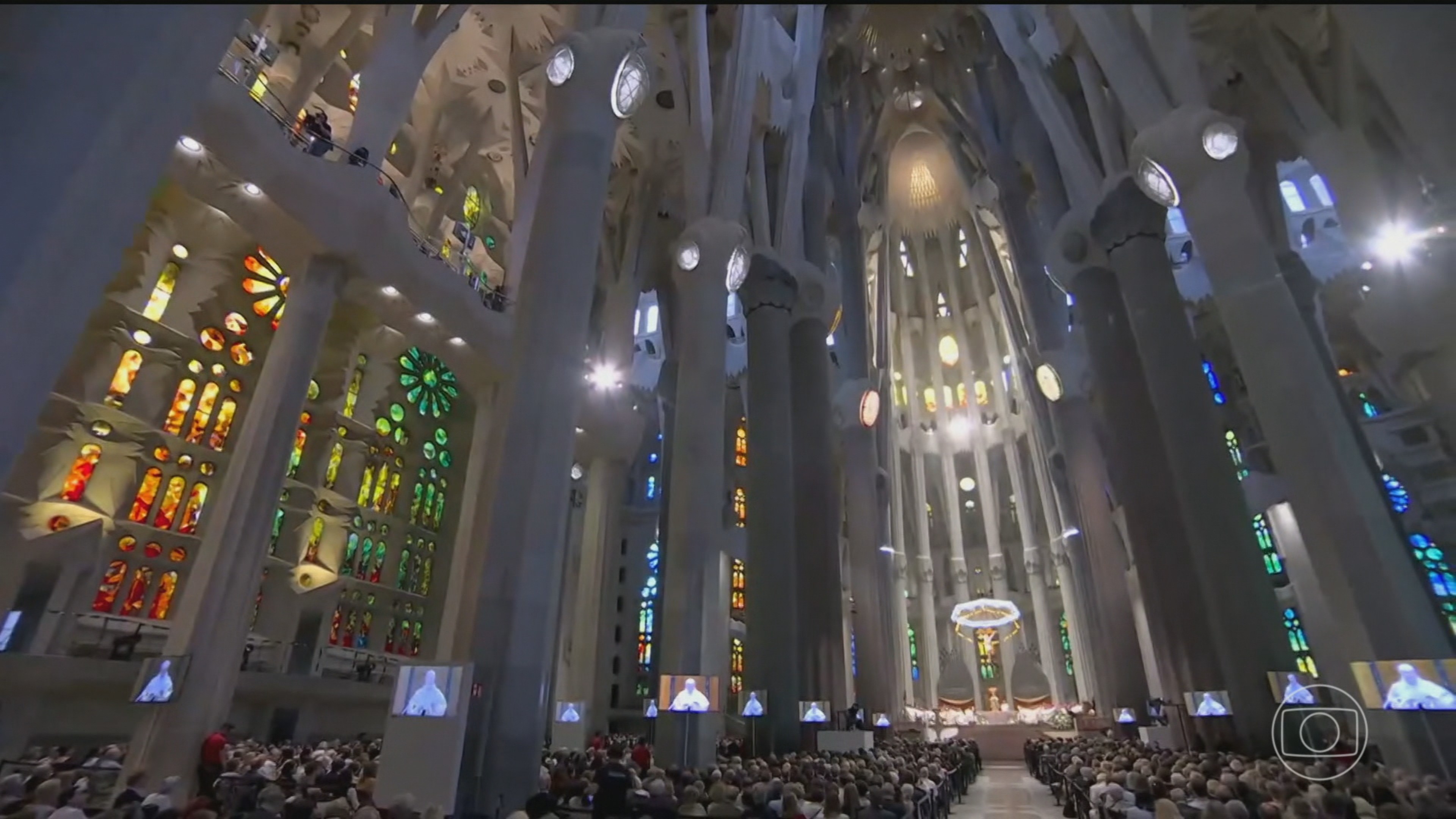 Papa Leão XIV abençoa nova torre da Sagrada Família, em Barcelona