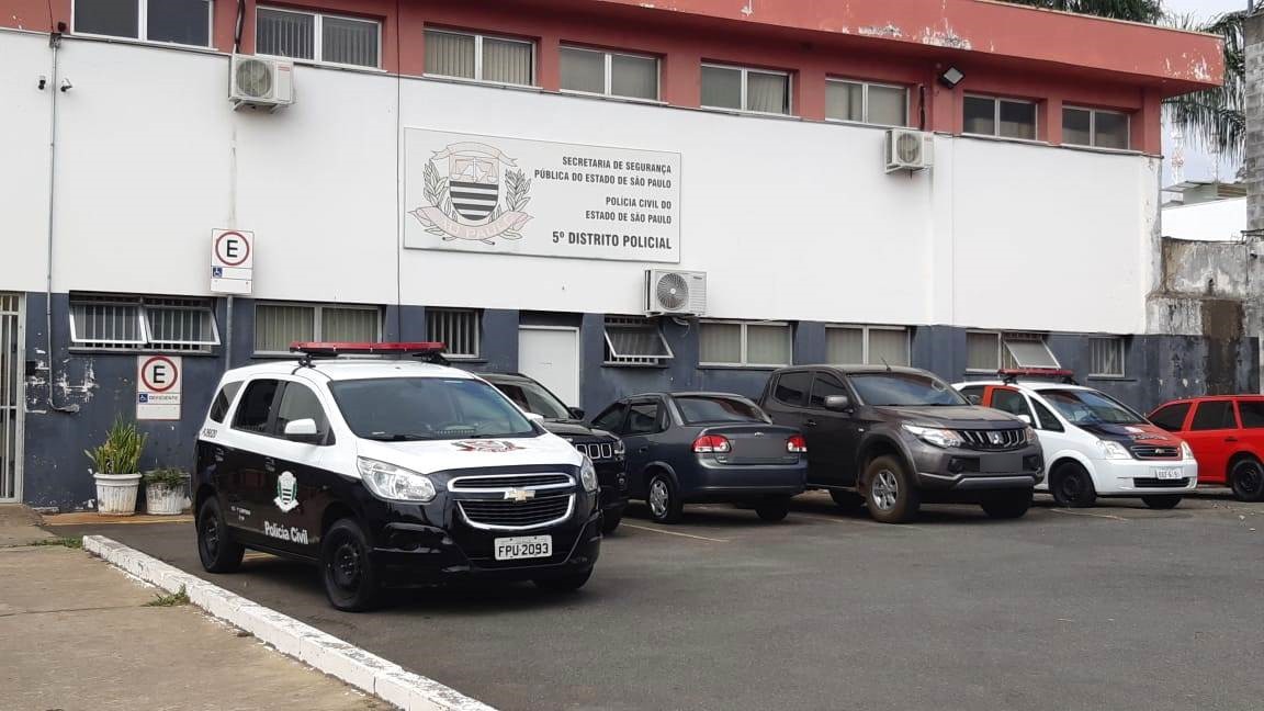 Criminosos se passam por entregadores, rendem família, roubam casa e levam R$ 72 mil, em Campinas