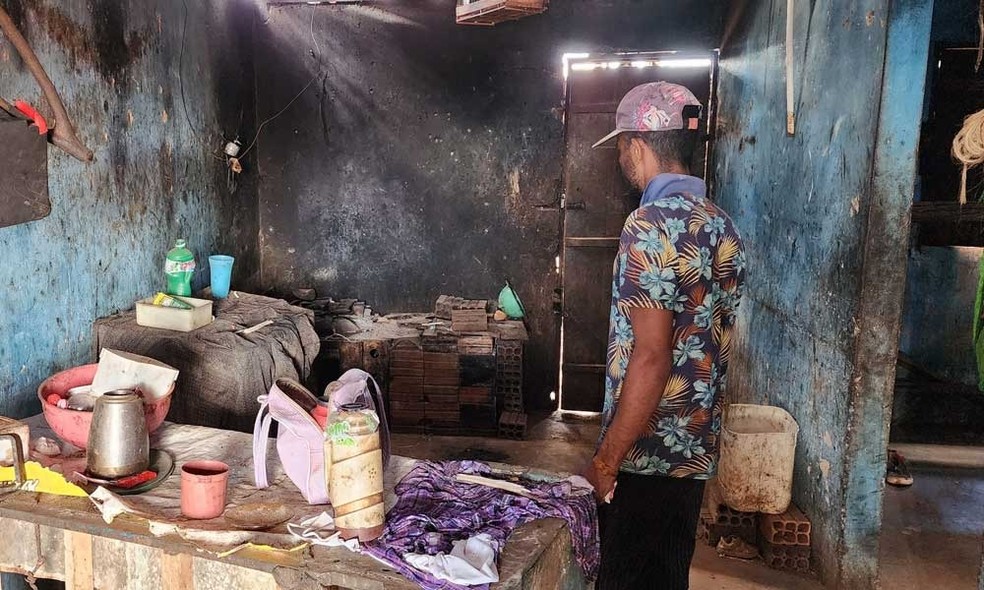 Casas em que os funcionários dormiam estavam em condições deploráveis — Foto: Jacobina Notícias